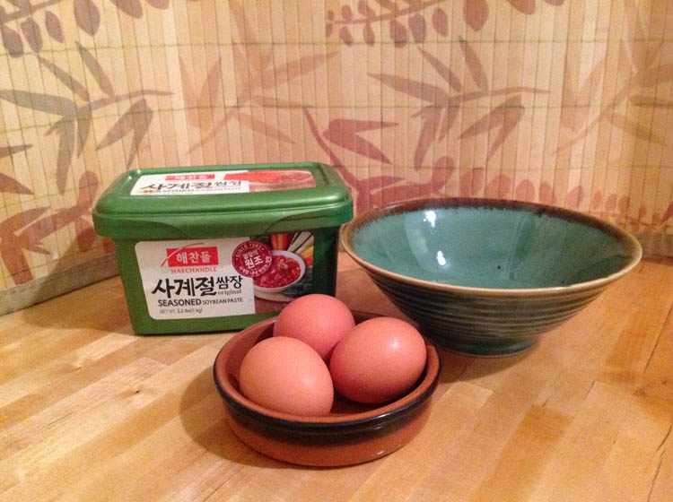 Korean seasoned bean paste makes eggs tastier.