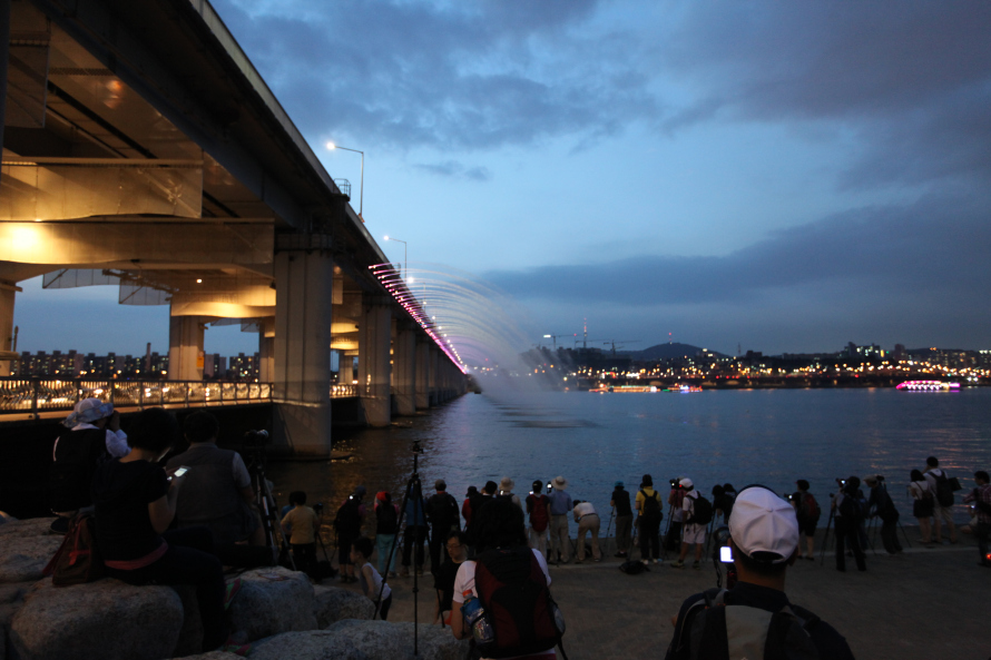 Han_River,_Banpo_Bridge_(36)